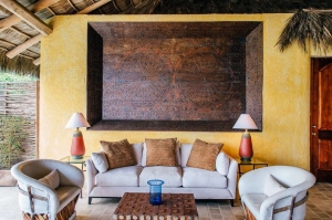 amor-boutique-hotel-besito-dulce-indian-hand-carved-wall-decor-luxury-vacation (1)